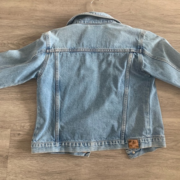 Levi’s Jean Jacket - Picture 2 of 4